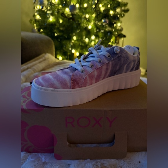 NWT Roxy Sheilahh Platform Sneaker in Dew 💖 - Picture 1 of 4